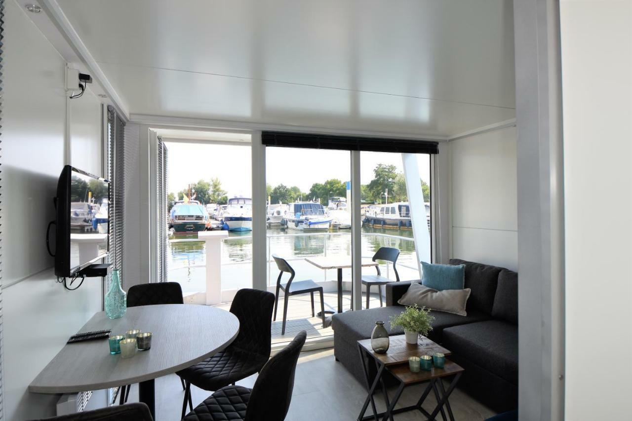 Cosy Floating Boatlodge Athene Maastricht Exterior photo